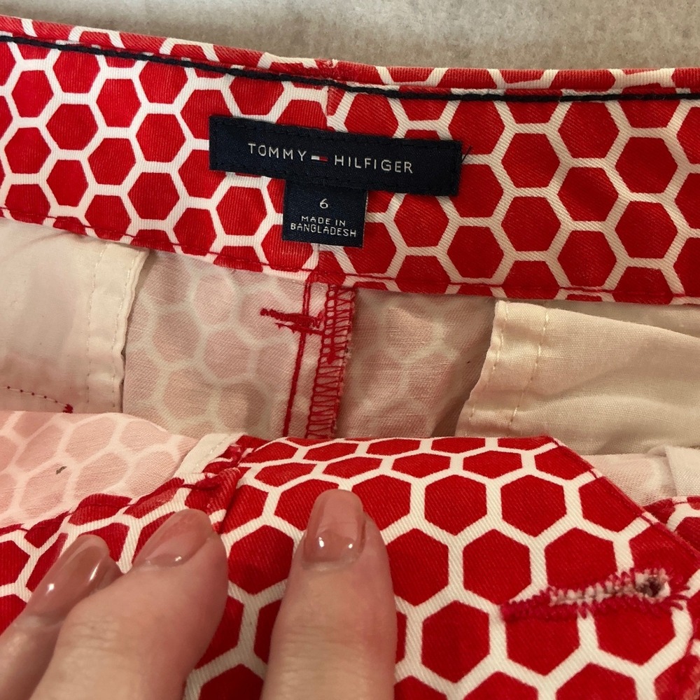 Tommy Hilfiger Womens Red White Honeycomb Geometric Chino Shorts Size 6 - Picture 3 of 10